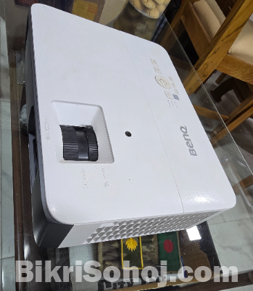 BENQ TK700STi 4K UHD Gaming Projector